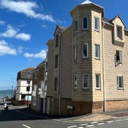 Seaside Modern Apartment Westward Ho!  Exterior photo
