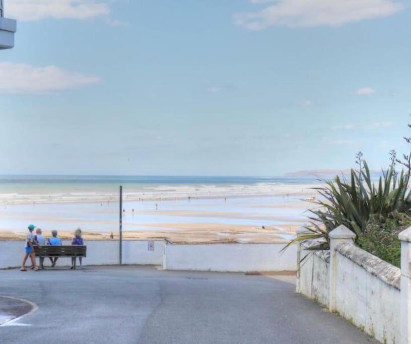 Seaside Modern Apartment Westward Ho!  Exterior photo