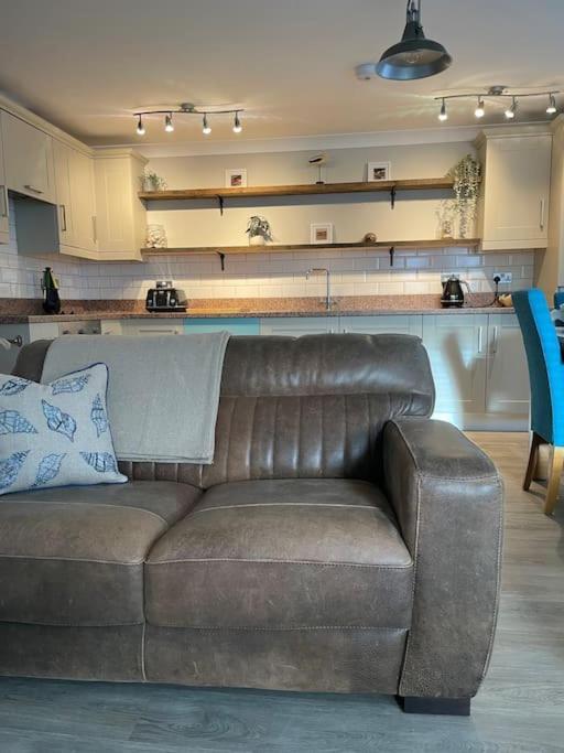 Seaside Modern Apartment Westward Ho!  Exterior photo