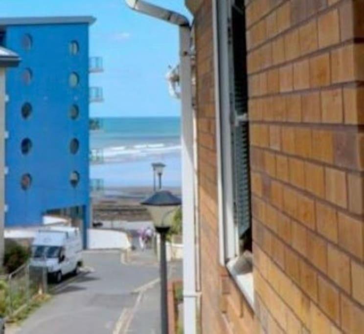 Seaside Modern Apartment Westward Ho!  Exterior photo
